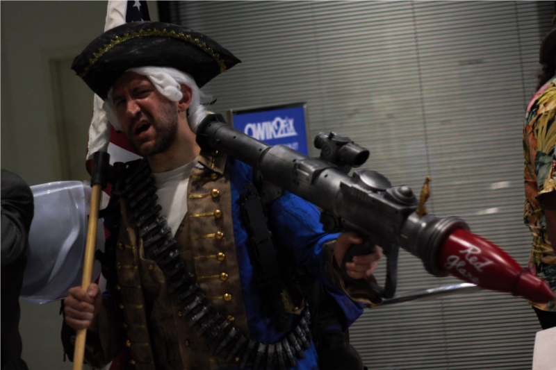 Illustration for article titled Dragon Con Day 0: Cosplayers Invade Atlanta